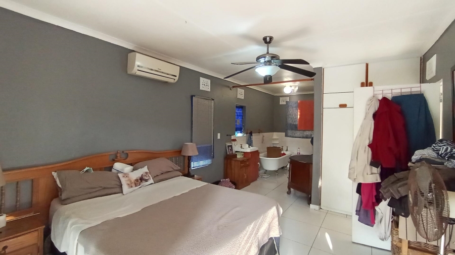 3 Bedroom Property for Sale in Amanzimtoti KwaZulu-Natal