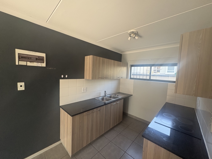 To Let 2 Bedroom Property for Rent in Umbogintwini KwaZulu-Natal
