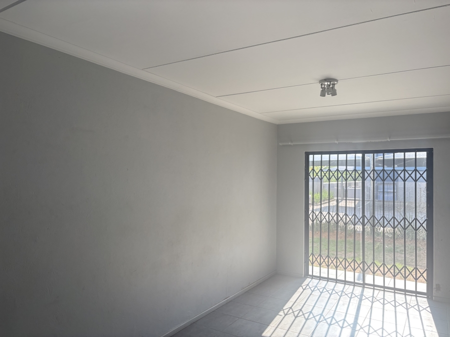 To Let 2 Bedroom Property for Rent in Umbogintwini KwaZulu-Natal