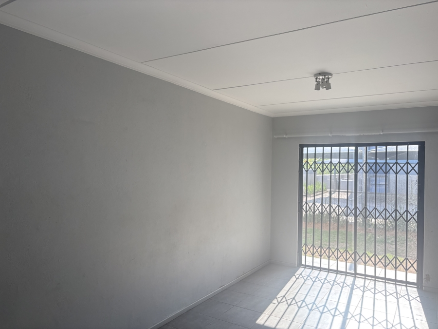 To Let 2 Bedroom Property for Rent in Umbogintwini KwaZulu-Natal