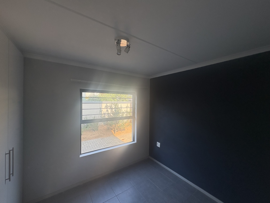 To Let 2 Bedroom Property for Rent in Umbogintwini KwaZulu-Natal