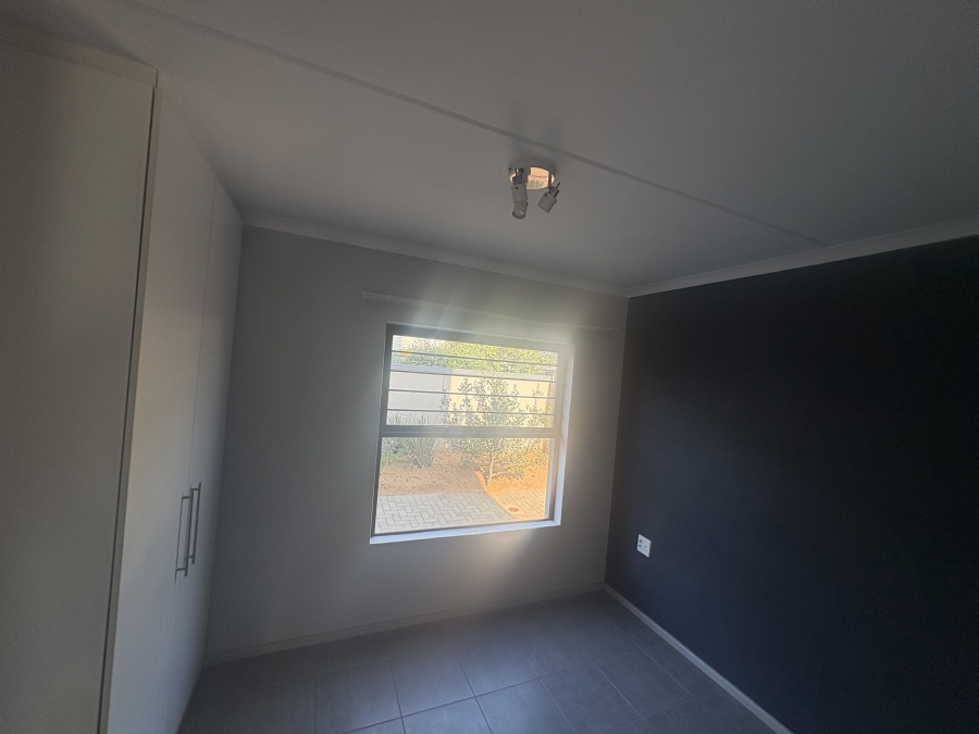 To Let 2 Bedroom Property for Rent in Umbogintwini KwaZulu-Natal