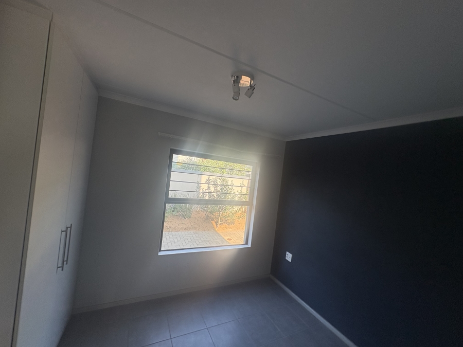 To Let 2 Bedroom Property for Rent in Umbogintwini KwaZulu-Natal