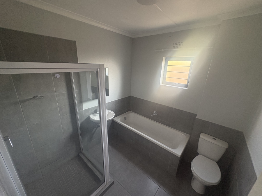 To Let 2 Bedroom Property for Rent in Umbogintwini KwaZulu-Natal
