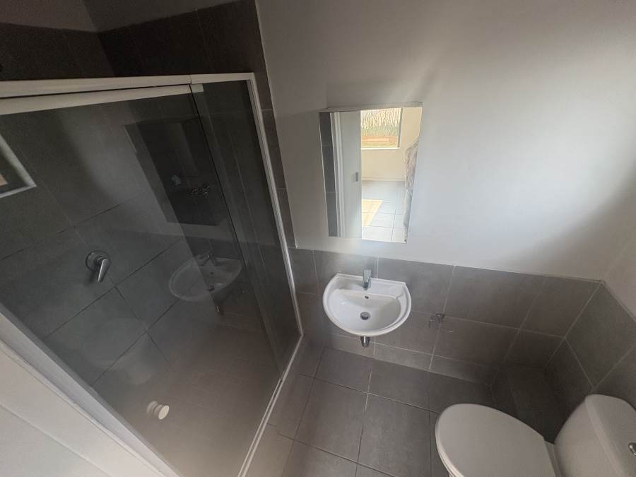 To Let 2 Bedroom Property for Rent in Umbogintwini KwaZulu-Natal