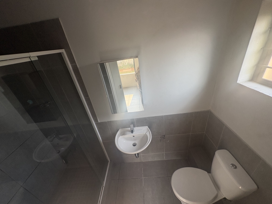 To Let 2 Bedroom Property for Rent in Umbogintwini KwaZulu-Natal