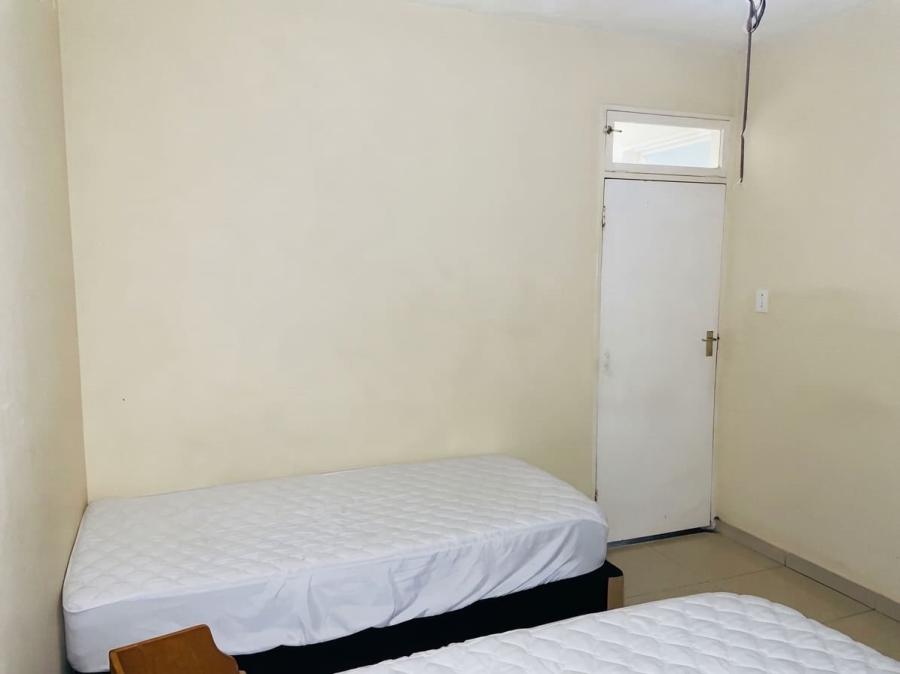 To Let 2 Bedroom Property for Rent in Fields Hill KwaZulu-Natal