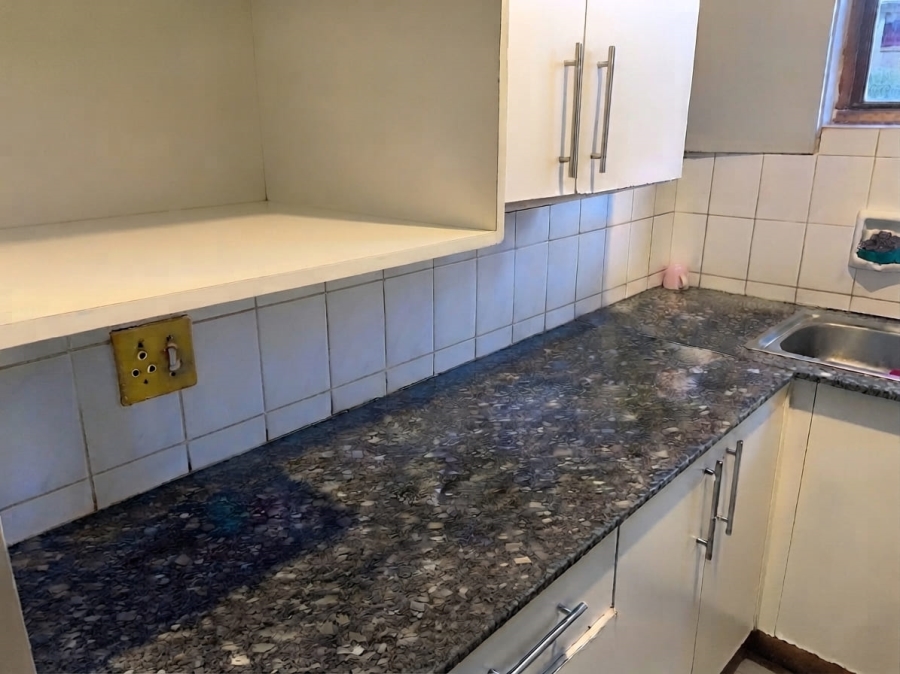 To Let 2 Bedroom Property for Rent in Fields Hill KwaZulu-Natal