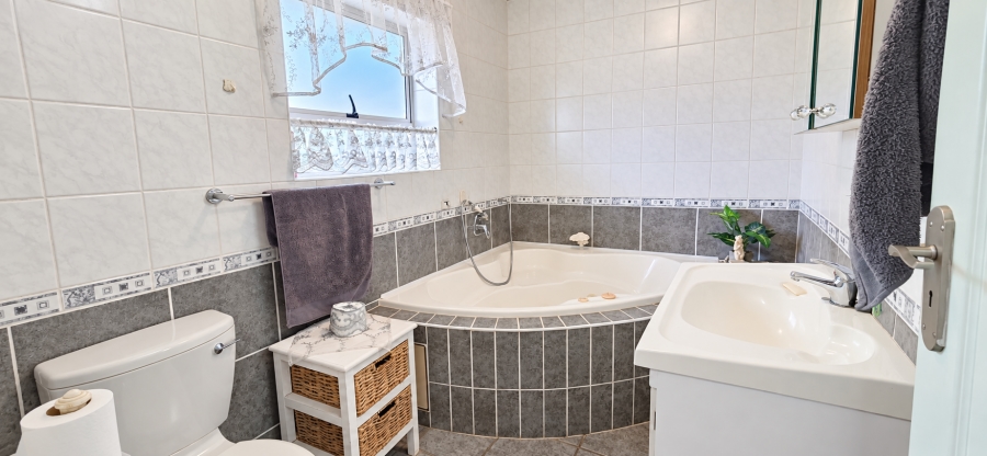 3 Bedroom Property for Sale in Birdswood KwaZulu-Natal