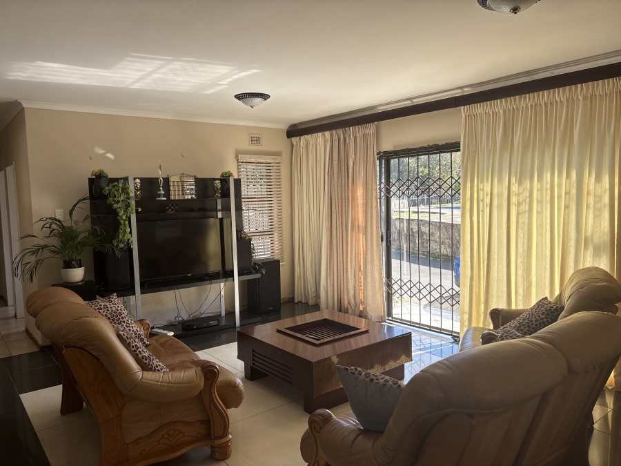5 Bedroom Property for Sale in Doon Heights KwaZulu-Natal
