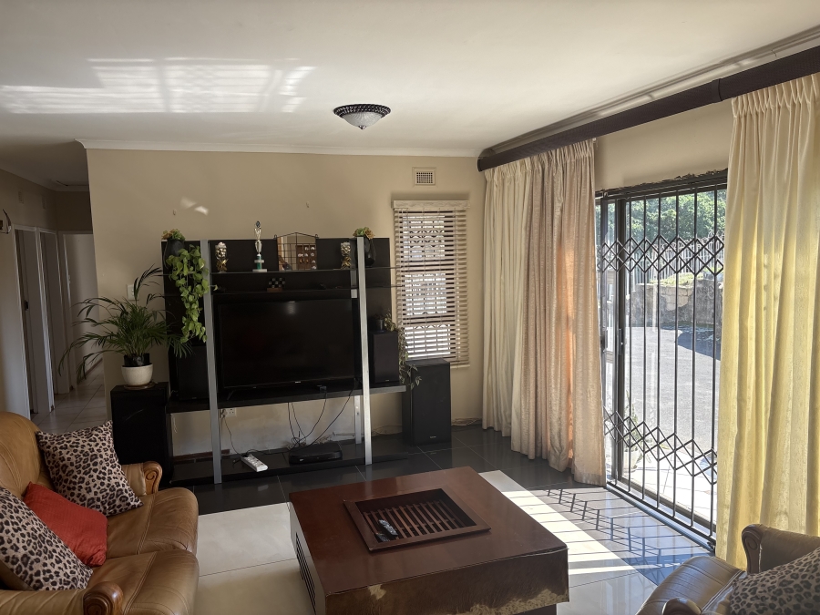 5 Bedroom Property for Sale in Doon Heights KwaZulu-Natal