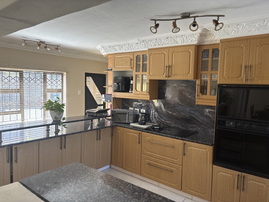 5 Bedroom Property for Sale in Doon Heights KwaZulu-Natal