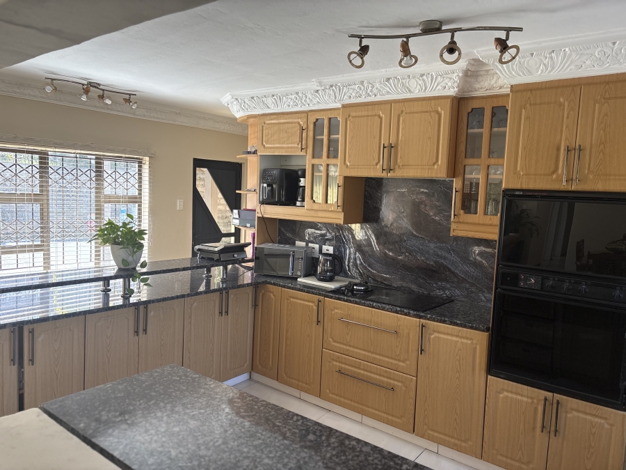 5 Bedroom Property for Sale in Doon Heights KwaZulu-Natal