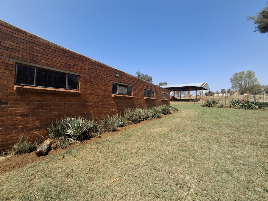 Commercial Property for Sale in Newcastle Rural KwaZulu-Natal