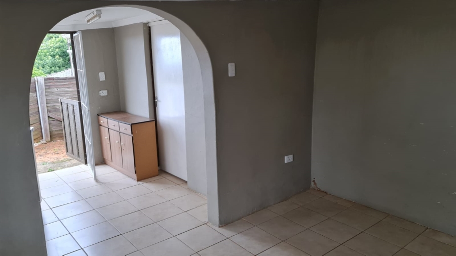 1 Bedroom Property for Sale in Montclair KwaZulu-Natal