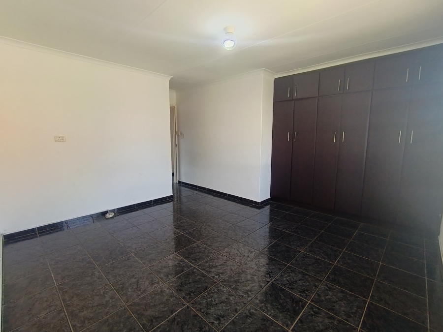 To Let 3 Bedroom Property for Rent in Westridge KwaZulu-Natal