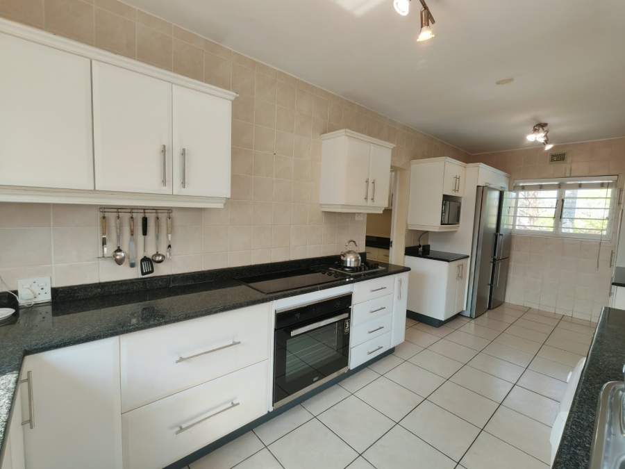5 Bedroom Property for Sale in Greendale KwaZulu-Natal