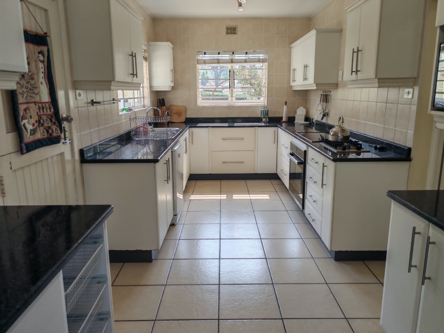 5 Bedroom Property for Sale in Greendale KwaZulu-Natal
