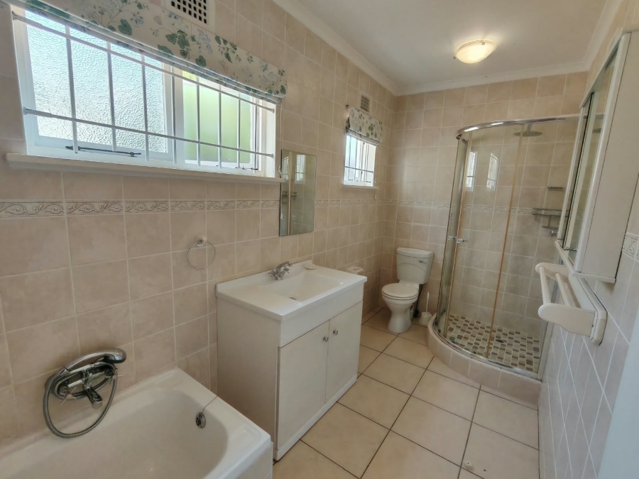 5 Bedroom Property for Sale in Greendale KwaZulu-Natal