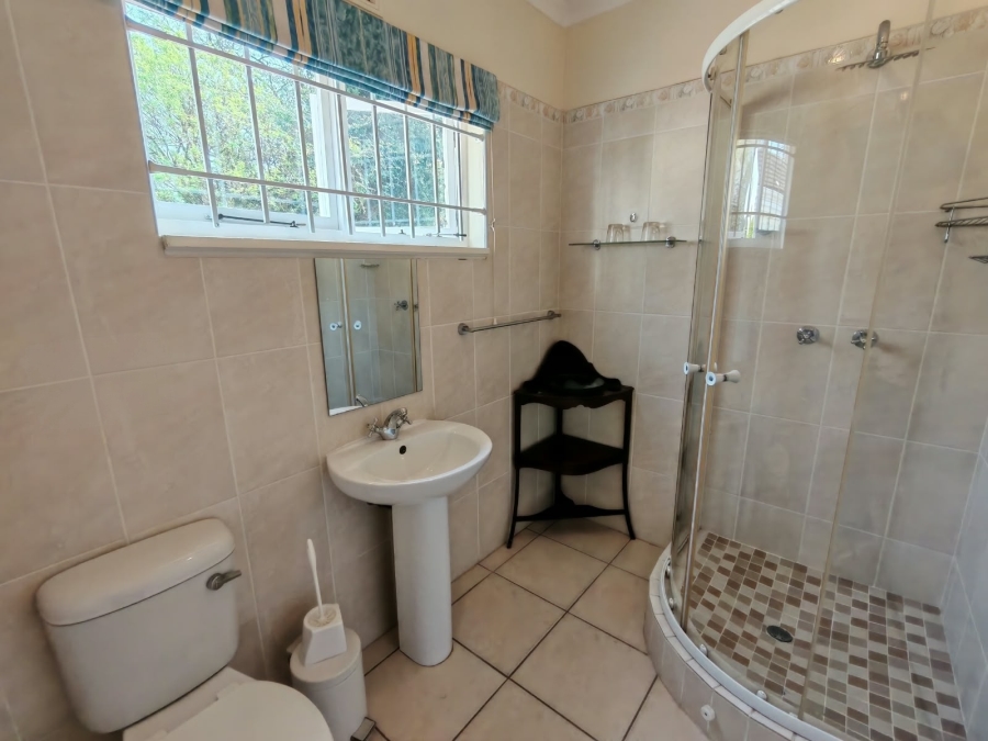 5 Bedroom Property for Sale in Greendale KwaZulu-Natal