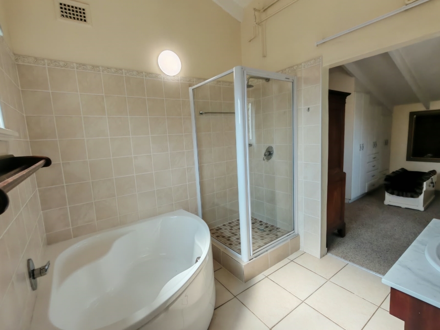 5 Bedroom Property for Sale in Greendale KwaZulu-Natal