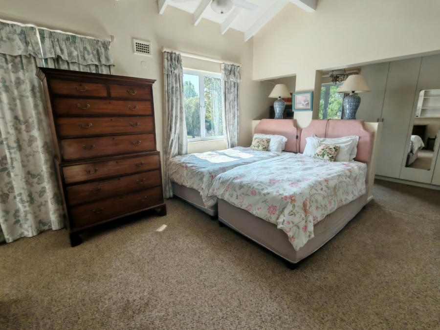 5 Bedroom Property for Sale in Greendale KwaZulu-Natal