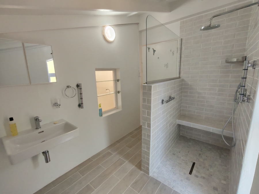 5 Bedroom Property for Sale in Greendale KwaZulu-Natal