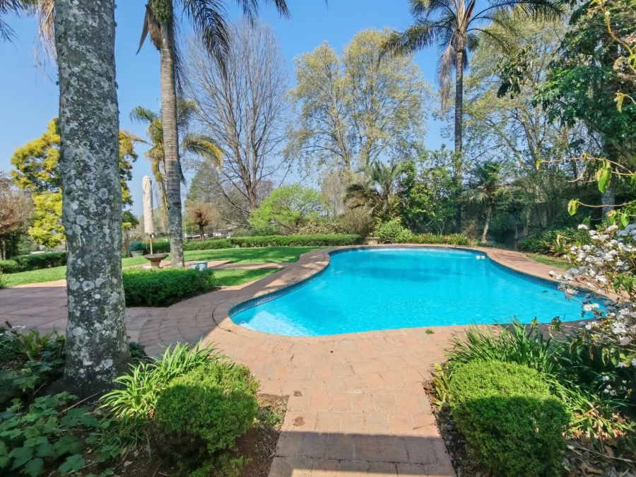 5 Bedroom Property for Sale in Greendale KwaZulu-Natal