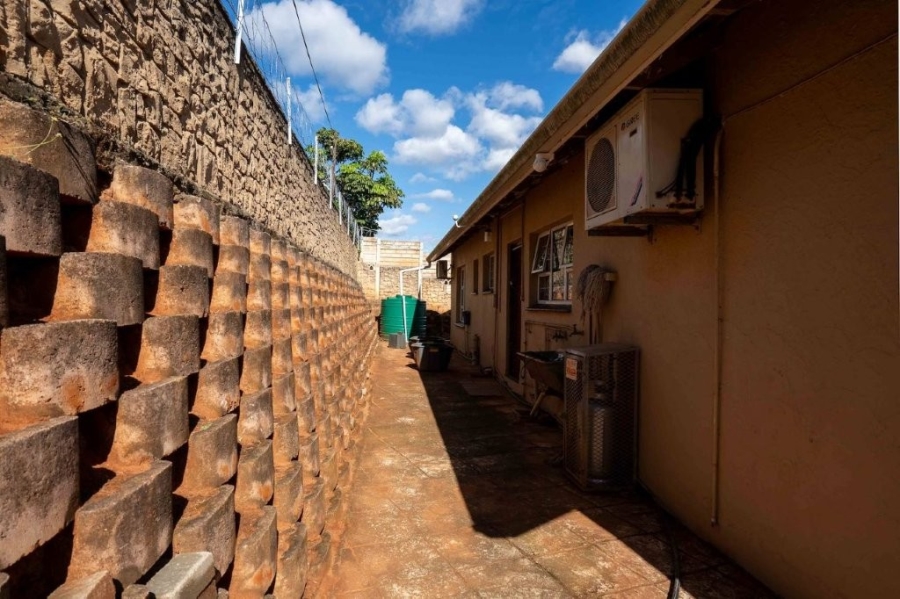 To Let 3 Bedroom Property for Rent in Amanzimtoti KwaZulu-Natal