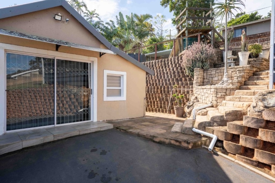 To Let 3 Bedroom Property for Rent in Amanzimtoti KwaZulu-Natal