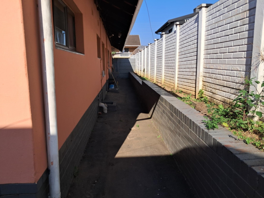 4 Bedroom Property for Sale in Newholme KwaZulu-Natal