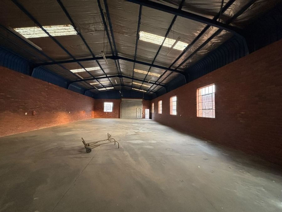 To Let Commercial Property for Rent in Woodhurst KwaZulu-Natal