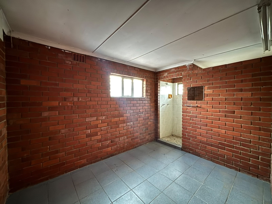 To Let Commercial Property for Rent in Woodhurst KwaZulu-Natal