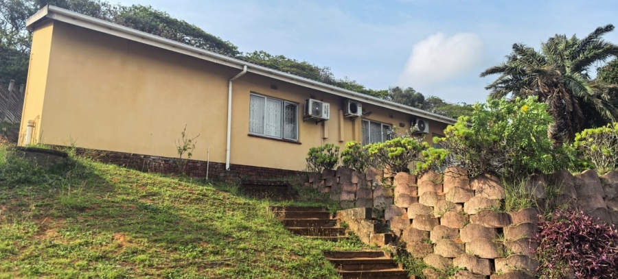 4 Bedroom Property for Sale in Treasure Beach KwaZulu-Natal