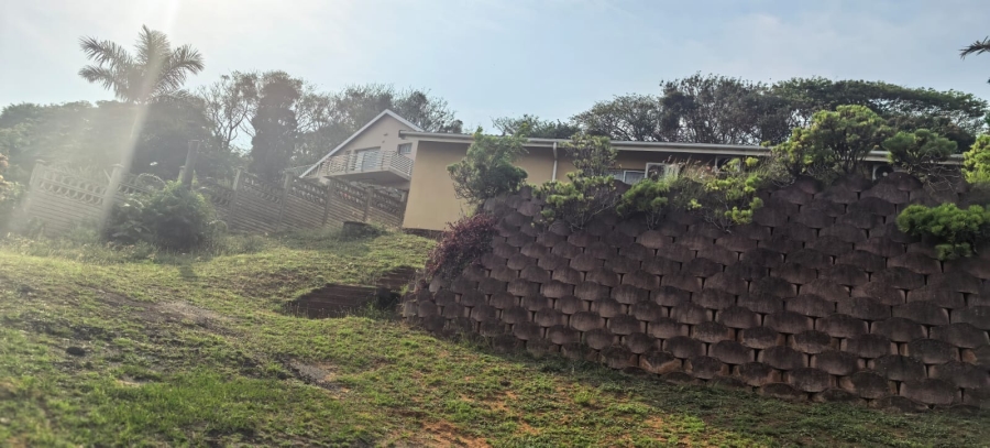 4 Bedroom Property for Sale in Treasure Beach KwaZulu-Natal