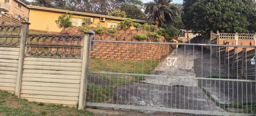 4 Bedroom Property for Sale in Treasure Beach KwaZulu-Natal