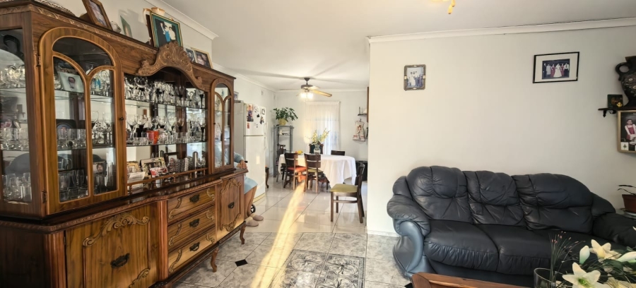 4 Bedroom Property for Sale in Treasure Beach KwaZulu-Natal