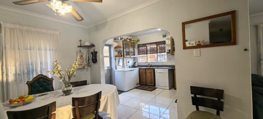 4 Bedroom Property for Sale in Treasure Beach KwaZulu-Natal