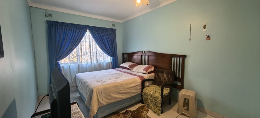 4 Bedroom Property for Sale in Treasure Beach KwaZulu-Natal