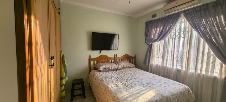4 Bedroom Property for Sale in Treasure Beach KwaZulu-Natal