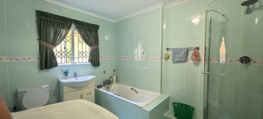 4 Bedroom Property for Sale in Treasure Beach KwaZulu-Natal