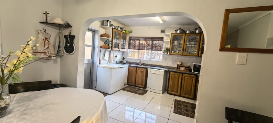 4 Bedroom Property for Sale in Treasure Beach KwaZulu-Natal