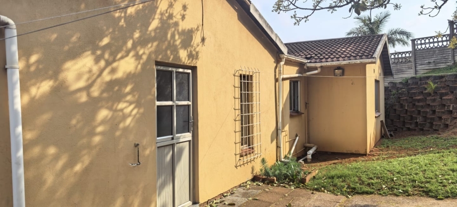 4 Bedroom Property for Sale in Treasure Beach KwaZulu-Natal