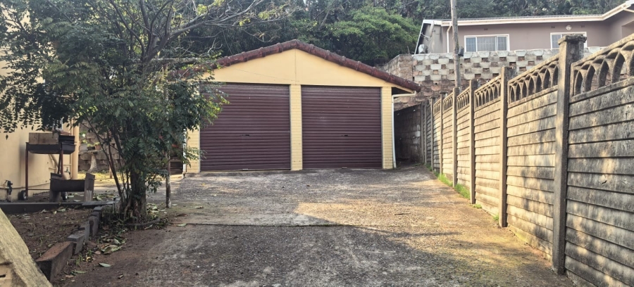 4 Bedroom Property for Sale in Treasure Beach KwaZulu-Natal
