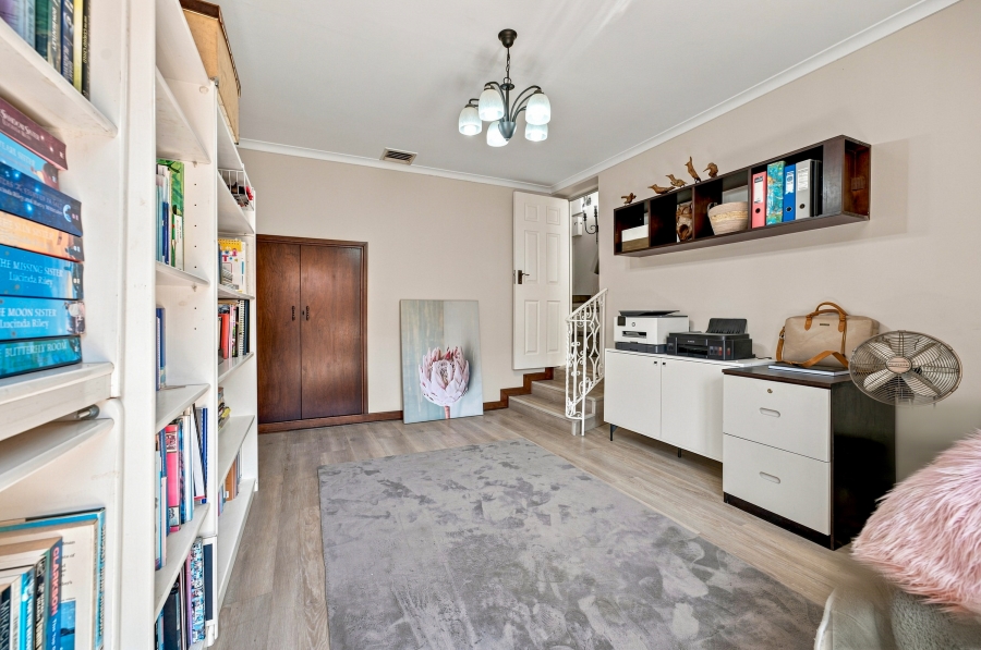 4 Bedroom Property for Sale in Dawncrest KwaZulu-Natal