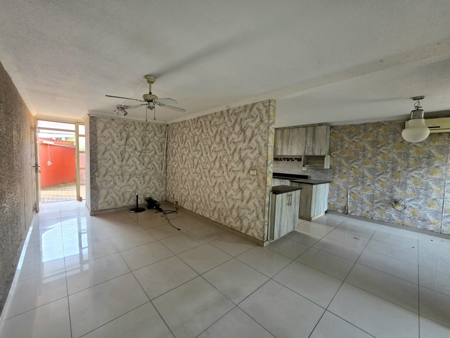 To Let 3 Bedroom Property for Rent in Montclair KwaZulu-Natal
