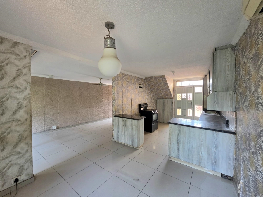 To Let 3 Bedroom Property for Rent in Montclair KwaZulu-Natal