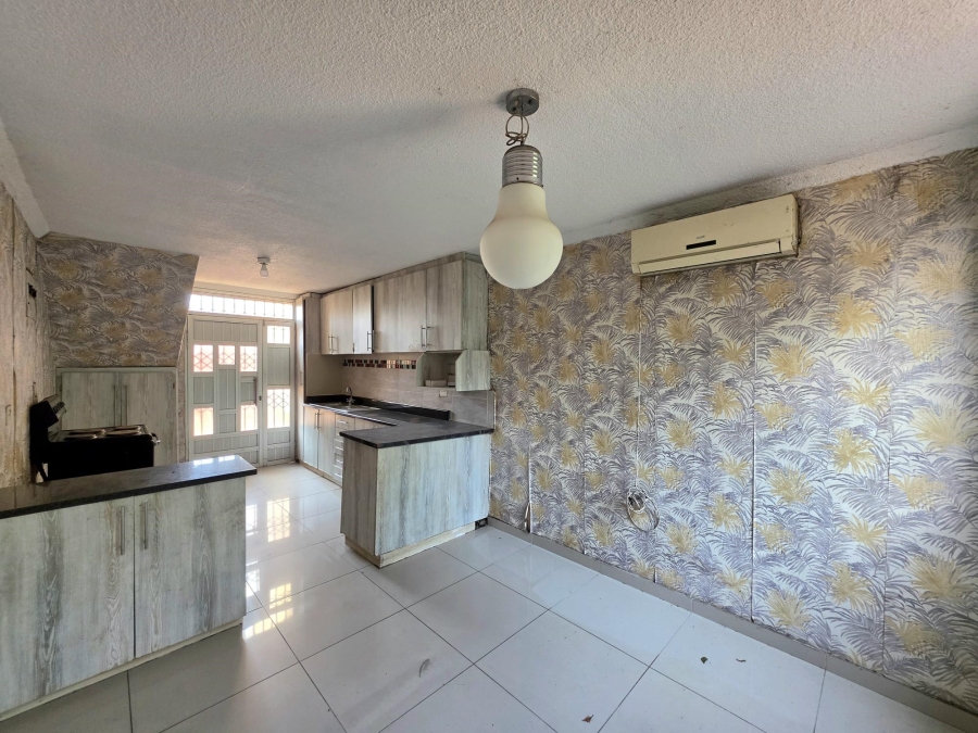 To Let 3 Bedroom Property for Rent in Montclair KwaZulu-Natal
