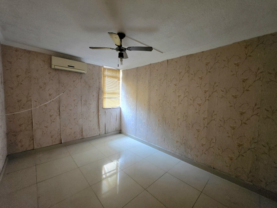 To Let 3 Bedroom Property for Rent in Montclair KwaZulu-Natal