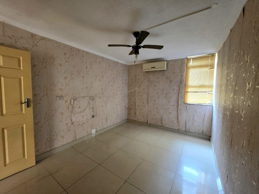 To Let 3 Bedroom Property for Rent in Montclair KwaZulu-Natal